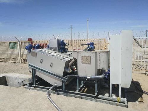 comprar Acero inoxidable Prensa automática de tornillo de varios discos Deshidratador de aguas residuales Tratamiento de lodos de aceite deshidratante online manufacture