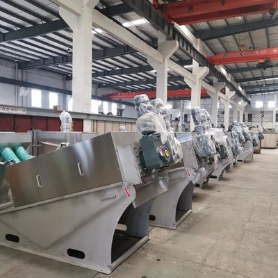 comprar Inicio Tratamiento de aguas Máquina de deshidratación de lodos Presión automática de tornillo para equipos de tratamiento de aguas residuales online manufacture