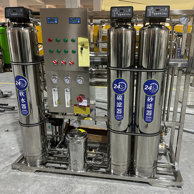 comprar RO-500 500LPH Sistemas industriales de purificación de agua Planta de agua de ósmosis inversa para agua potable pura de voltaje personalizado online manufacture