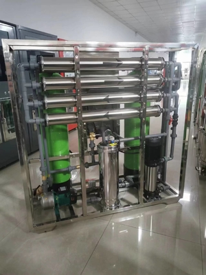 comprar Sistema de tratamiento de agua por ósmosis inversa de RO industrial Equipo de purificación para agua potable y procesada limpia online manufacture