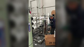 Sistema de RO industrial con solución de agua pura01